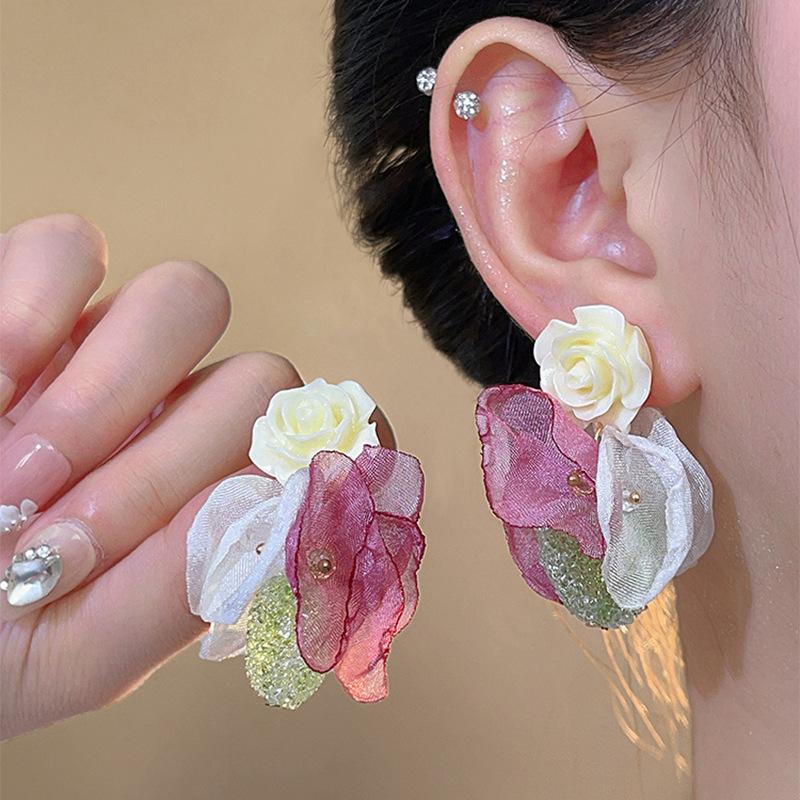 Love mesh flower earrings personalized Internet celebrity same stud earrings small fresh sweet new earrings women