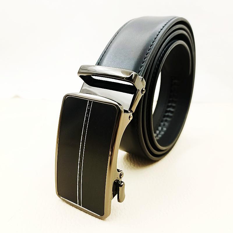 

Мужской ремень из натуральной коровьей кожи высшего качества с автоматической пряжкой 120 cm чёрный