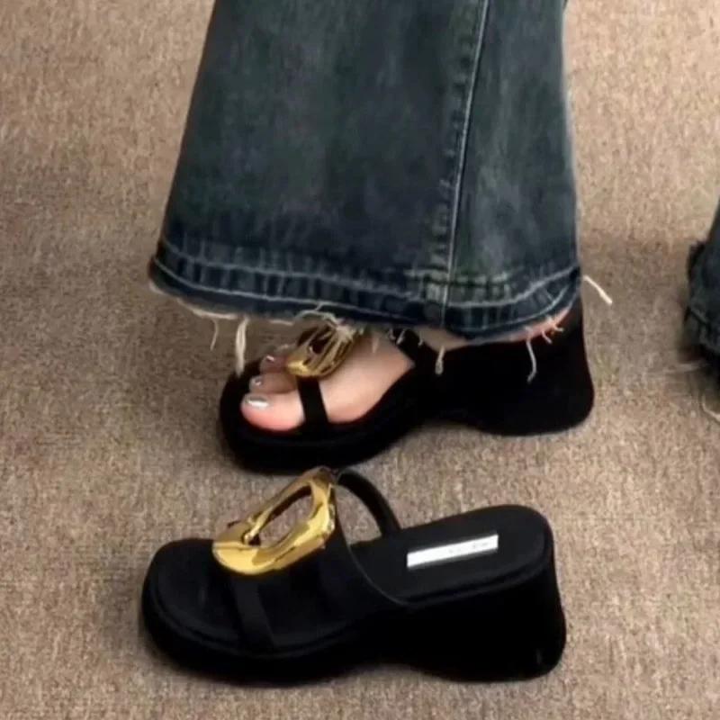 2025 New Summer Chunky Women Slippers Fashion Metal Decoration Casual Rome Style Female Platform Thick Heel Sandals