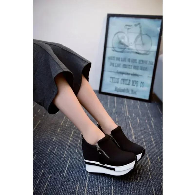 Mode 2024 Neue Plateau-Sneaker Damenschuhe Rot Freizeitschuhe Bequeme Absätze Schwarze Canvas-Schuhe Damen Unsichtbarer Keil-Sneaker