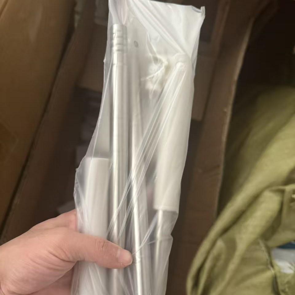 Hands-Free Mini Mop with Clip - Ideal for Bathroom Wall & Floor Cleaning, Wet Wipes Compatible