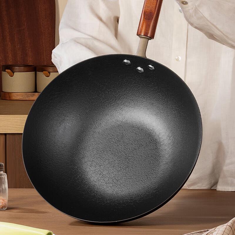 Chui Da Huang Healthy Uncoated 32cm Wrought Iron Flat Bottom Wok