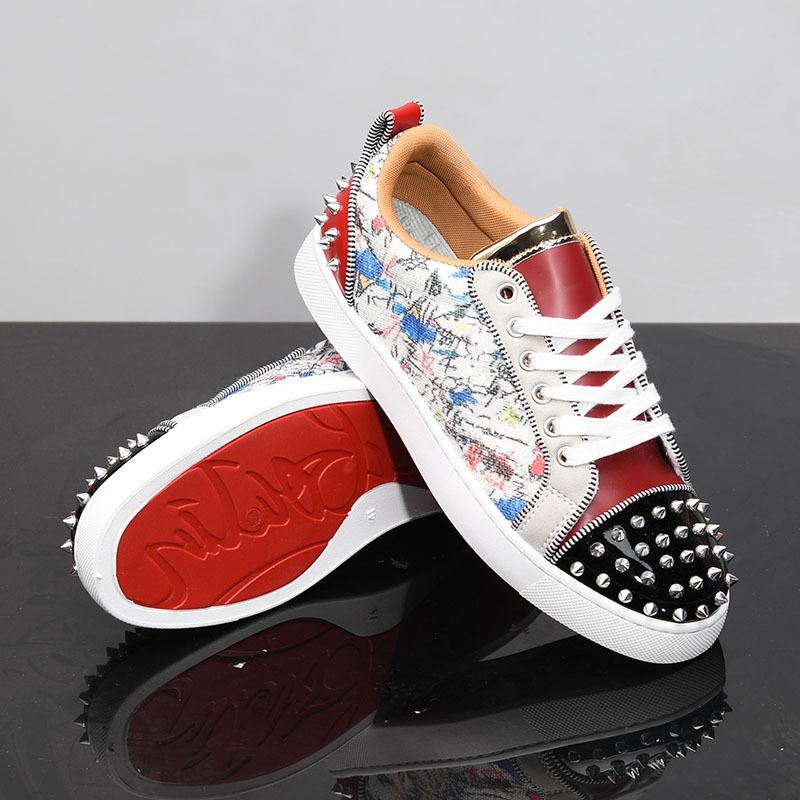 Atmungsaktive Frühlings-Neue Nieten Rote Sohle Schnürschuhe Strass Low-Top Deodorant Board Schuhe 2m