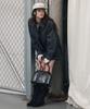 Leathery Retro Wrinkle Enamel Shoulder Bag [Black]