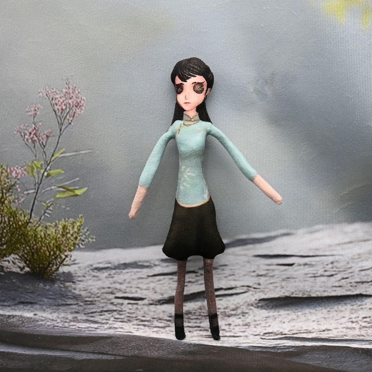 Identity V Antiquarian Qi Shiyi Anime Cosplay Stuffed Dolls movable Abstract Body Wire Skeleton Halloween Prop Twistable 28 cm.