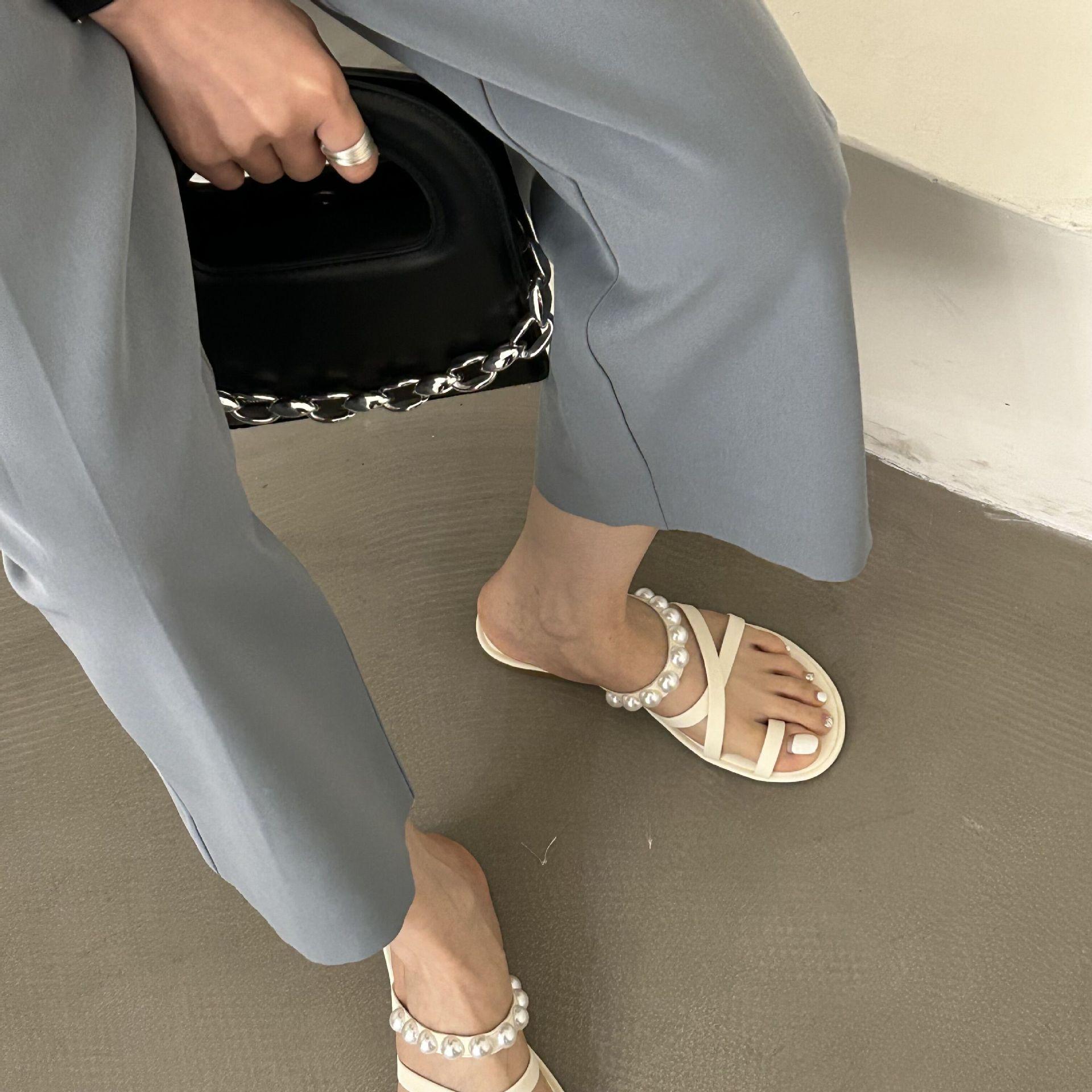 

Flat-heeled set of toe sandals Versatile toe with pearl silver women s outer slippers 39 абрикосовый