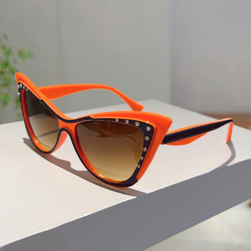 

KAMMPT Винтажные солнцезащитные очки «кошачий глаз» со стразами Женская мода Градиентные оттенки Трендовый дизайн Солнцезащитные очки для путешествий на открытом воздухе as pciture shows