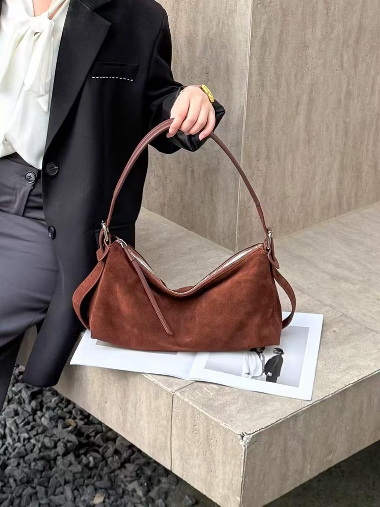 2025 New Style Cowhide Genuine Leather Underarm Bag Women's Simple Version Fashion Handheld Bag Large Capacity Single Compartment Crossbody Bag