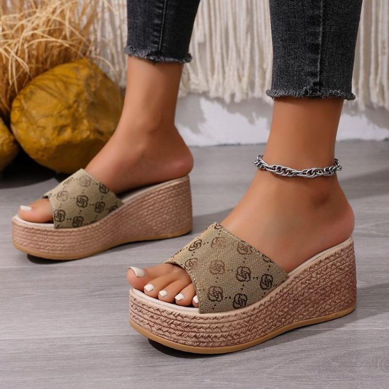 Fashion Women Slippers Plus Size High Heels Beach Shoes 2025 New Chunky Platform Sandals Brand Designer Wedges Slippers Slides Women