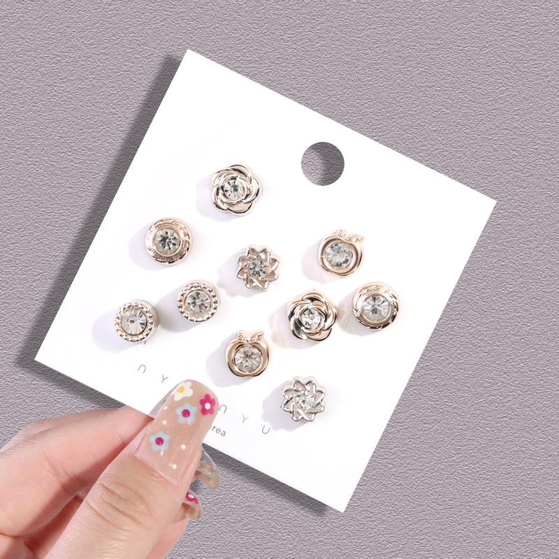 Trousers Are Rolled Edge Stickers, Pants Are Rolled Edge Fixed, Invisible Hidden Buttons Are Closed, and Seam-free Buttons Are Available.