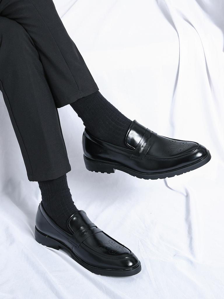 2024 Summer New Mens Classic Business Casual Loafers Brogue Carving Evening Dinner Men Dress Slip-ON Leather Shoes Fashion Black