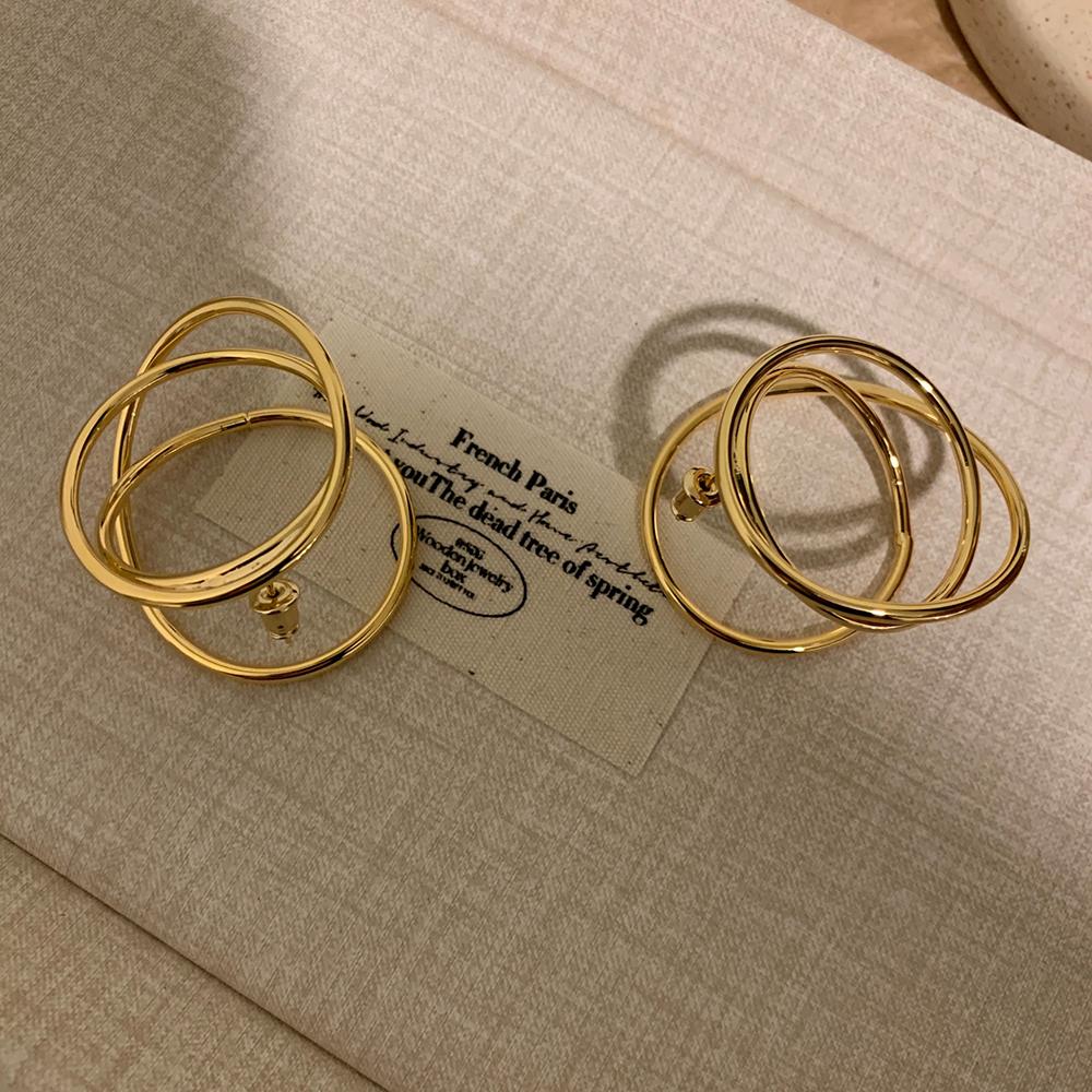 New Personalized And Fashionable Stud Earrings With Circular Loop Wraps Trendy Jewelry Accessories for Women's Gatherings