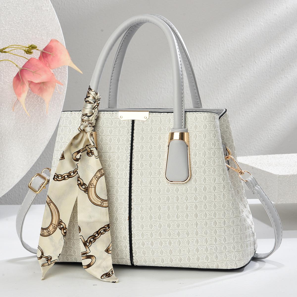 New High-value Plaid Embossed Fashionable Splicing Bucket Bag High-value Simple To Use and Atmospheric Handbag Versatile .