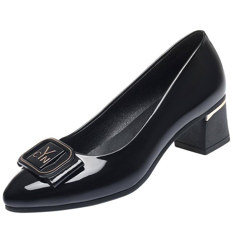 Mode Damenpumps Frühling Flache Mündung Dicke Absätze Schuhe Weiches Leder Metalldekoration Kristall Süß Klassisch Mode Einzelne Schuhe