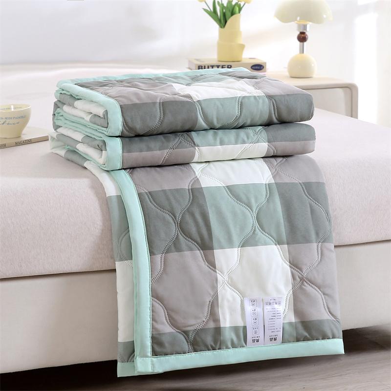 Cooling Summer Quilt, Breeze Quilt,with Multiple Pattern Options, High-Quality Summer Quilt, Skin-Friendly, and Breathable