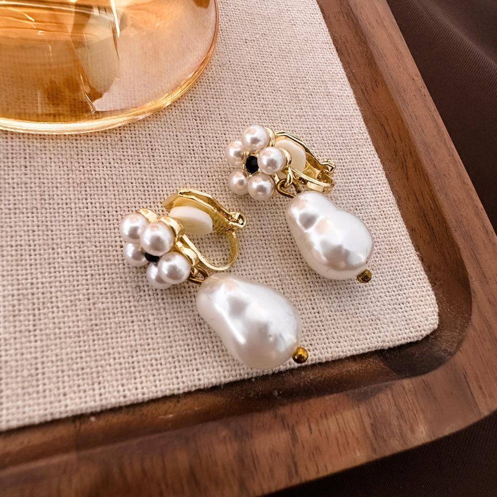 Vintage Französische Ohrclips mit ovalen Perlen für nicht-durchstochene Ohren
