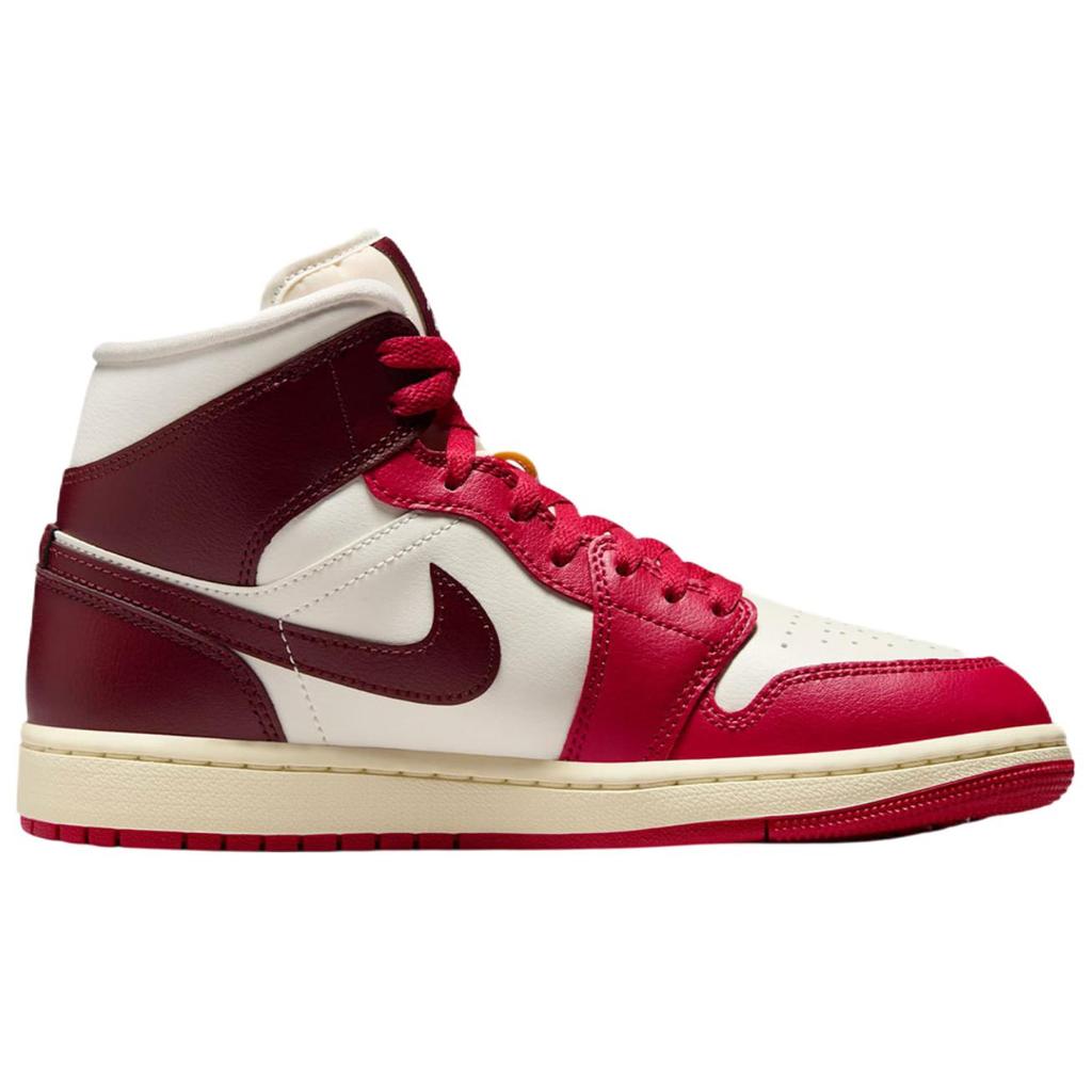 Jordan Air Jordan 1 Abrasion Resistant Abrasion Resistant Mid top Vintage Basketball Shoes Women's Red White BQ6472-119