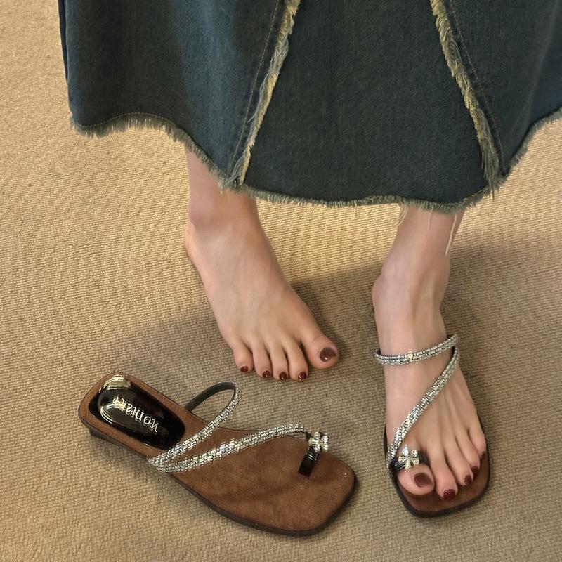Rhinestone sandals girl wearing fairy wind slippers 2025 new summer French one-word cool slippers breathable