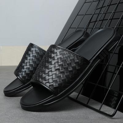 Pantofole da uomo in vera pelle alla moda Ciabatte di marca di lusso Scarpe casual da uomo Nuove estive Fresche da esterno Spiaggia Nere Ciabatte da uomo Flip Flop