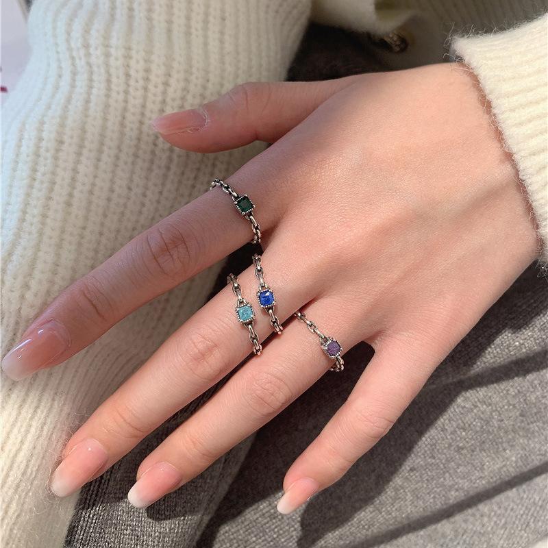 S925 Silver Stylish Green Zircon Geometric Design Open Ring Ideal For Fashion Lovers