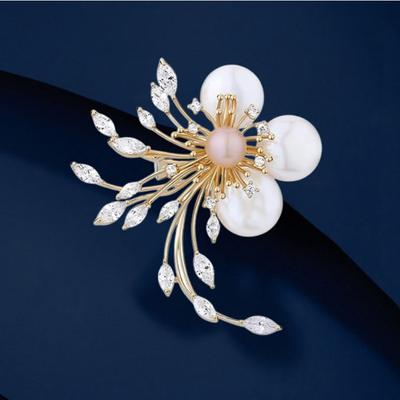 Barocke Blumenbrosche, Exquisite Perlenbrosche, Luxuriös und Elegant, Nischen- und High-End-Brosche