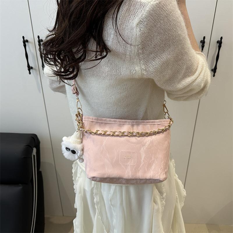Fashion Small Bag Women's 2025 New Chain Foreign Style Niche Messenger Bag Popular Texture Shoulder Underarm Bucket Bag