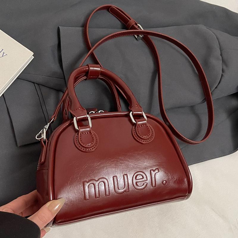 Premium niche bag women's spring and summer 2025 new fashion shoulder messenger bag casual Korean version portable pillow bag