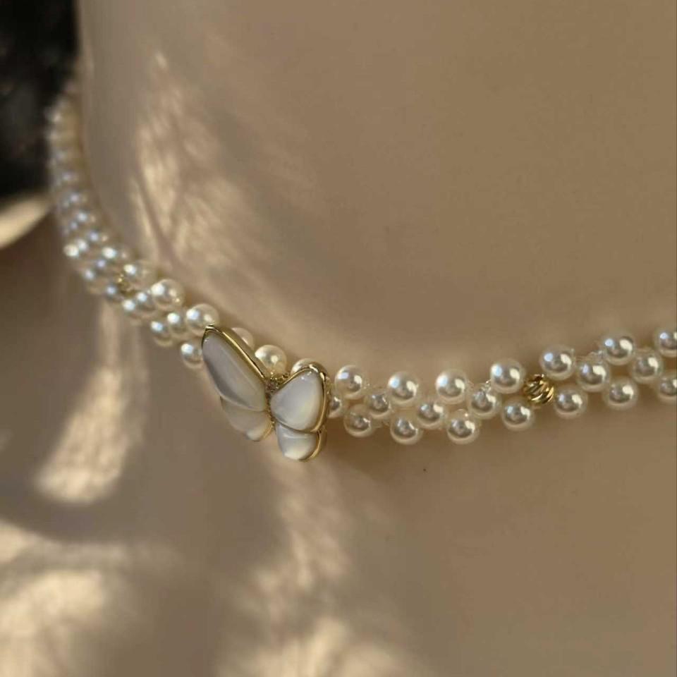 A Fritillary Butterfly Woven Pearl Choker Neck Chain Neck Evening Dress Accessories Necklace Collarbone Chain