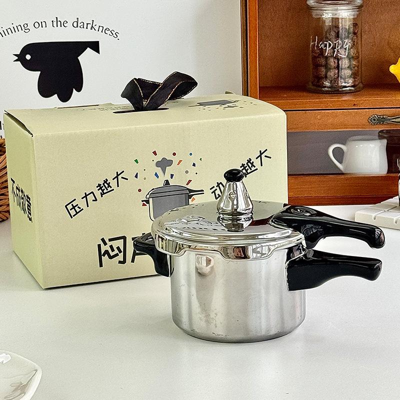 

Cute mini pressure cooker ceramic mug with lid bizarre water cup high value birthday gift for boys and girls 401-500ml