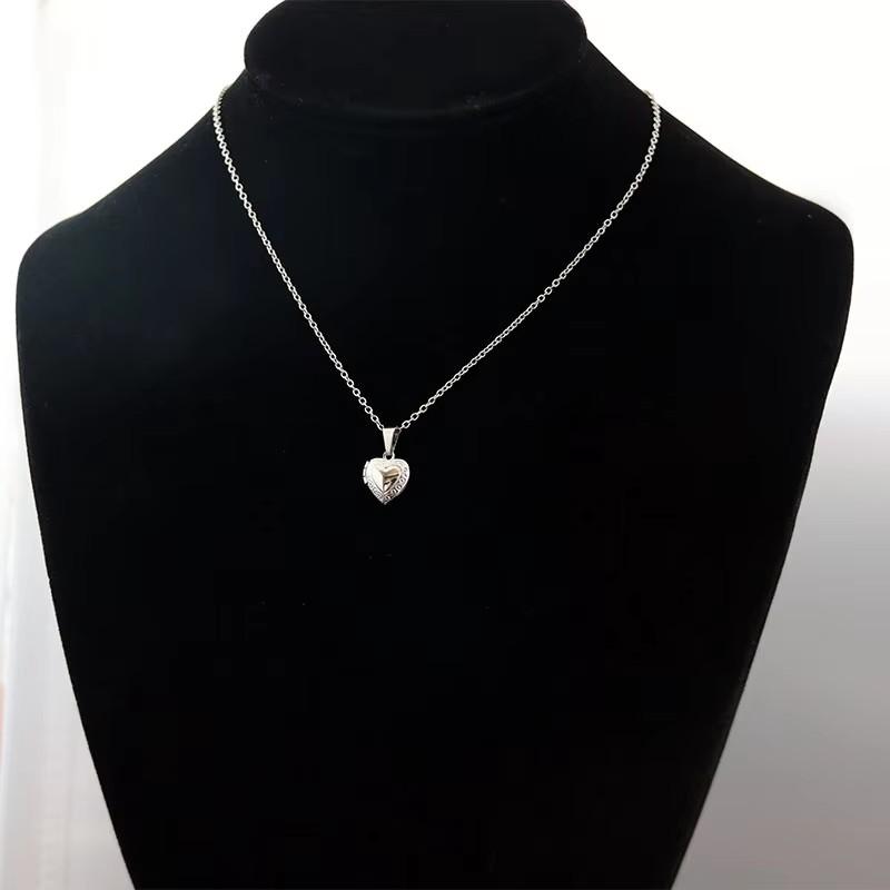 Ciondolo Collana Portafoto a Forma di Cuore Ciondoli Cuore Amore Medaglione Fluttuante Collane Moda Donna Uomo Gioielli Memoriali