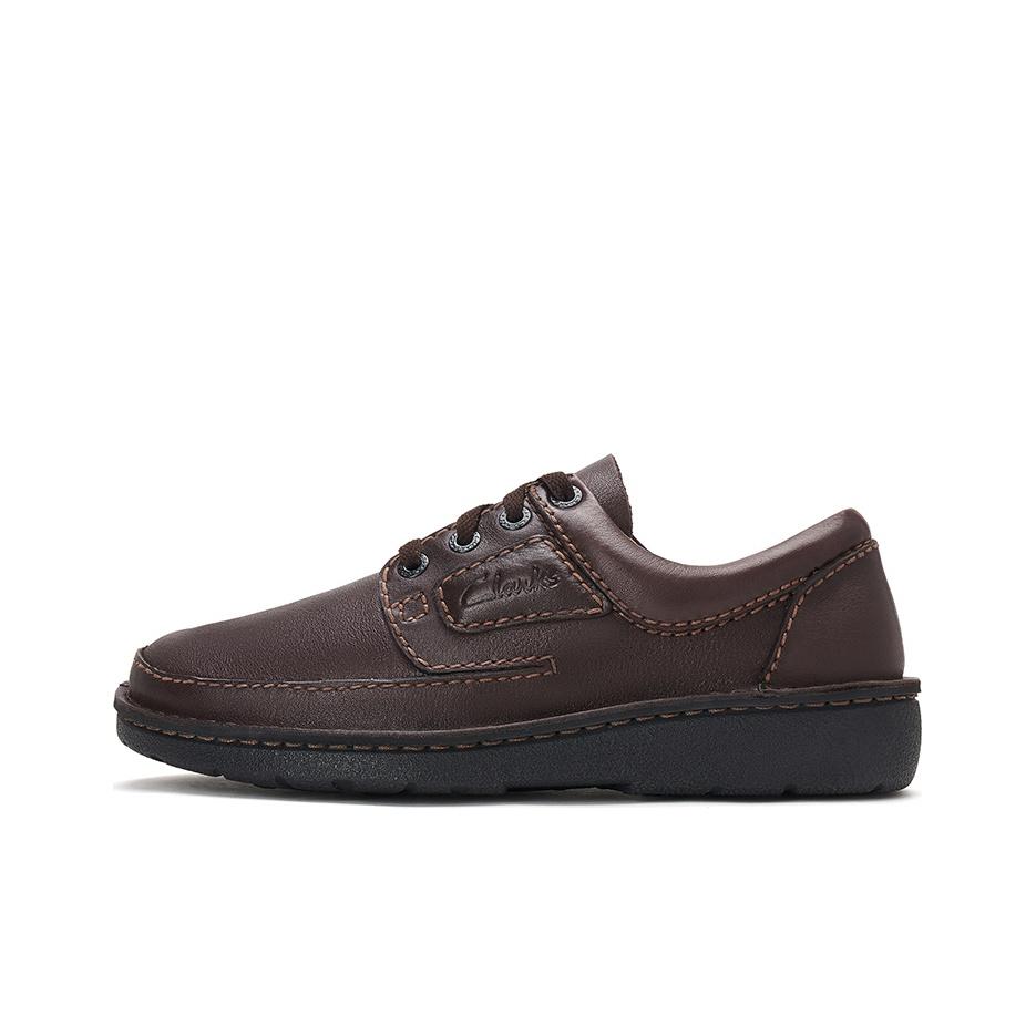 Clarks Leather Round Toe Lace-Up Thick