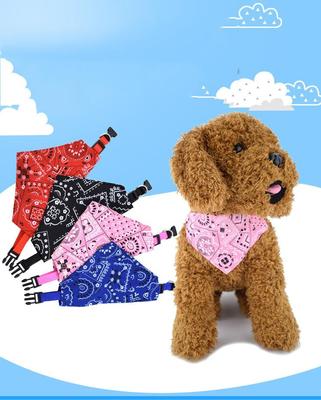 Toalha de Baba para Animais de Estimação 1PC Suprimentos para Animais de Estimação Suprimentos para Cães Gatos Toalha Triangular Coleira Ajustável Festa Presente Suprimentos de Limpeza