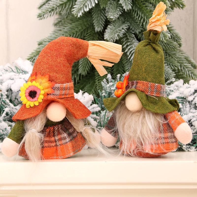 Faceless Old Man Christmas Doll: Festive Standing Gift