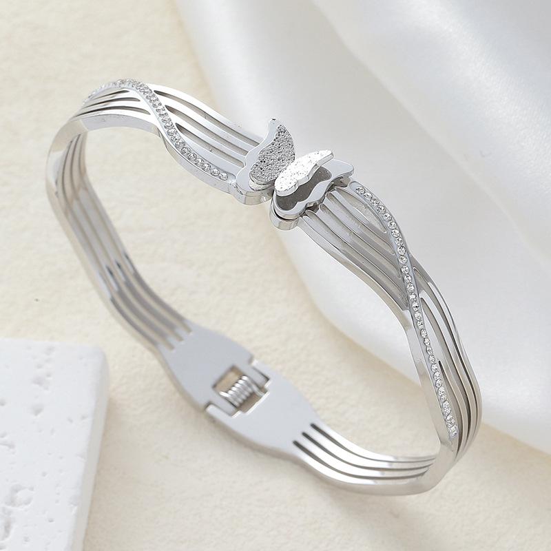 Elegant Butterfly Wave Rhinestone Titanium Steel Bracelet