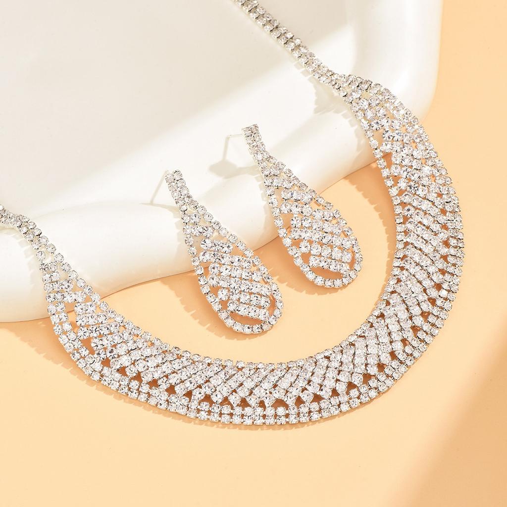3pcs Classical Luxury All Diamond Hollow Exaggerated Bridal Necklace Earring Set Elegant Banquet Party Women Fashion Accessories