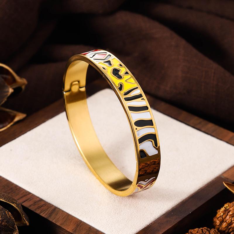 Bracciale Geometrico Aperto in Metallo Color Oro Acciaio Inossidabile Smaltato Vintage, Gioiello da Polso Geometrico Allargato Apribile, Regalo Quotidiano da Polso per Donna