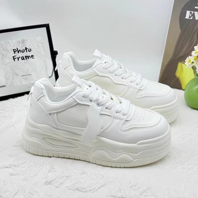 Platform white shoes women's 2025 new spring super high value casual sports shoes lightweight versatile board shoes