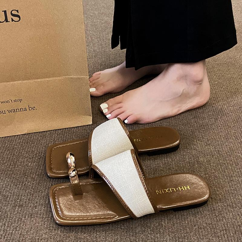 

Сандалии с металлическим носком, лето 2025, новые квадратные пляжные туфли для отдыха, подходящие по цвету тапочки в стиле ретро на плоской подошве 40 коричневый