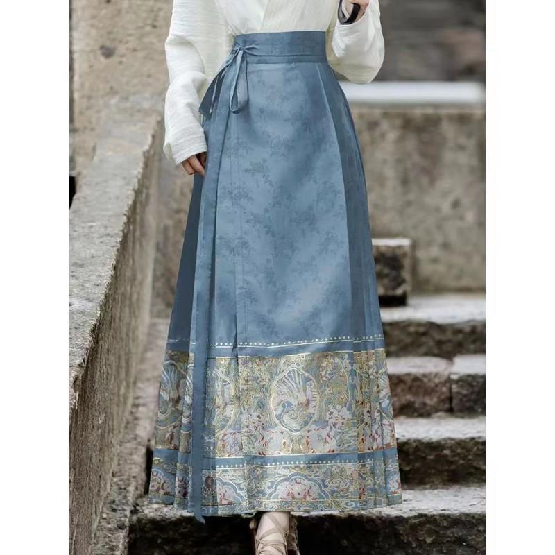 Ming Dynasty Inspired Hanfu Set Womens Embroidered Inner Collar Top Horse-Face Skirt Winter Daily Wear
