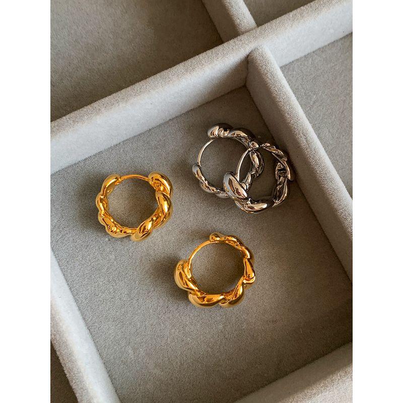 Fashion Retro Gold Silver Cable Stitch Simple Bracelet Earrings Circle Female Accessible Luxury Fancy Ear Clip Earrings Earrings Female Autumn