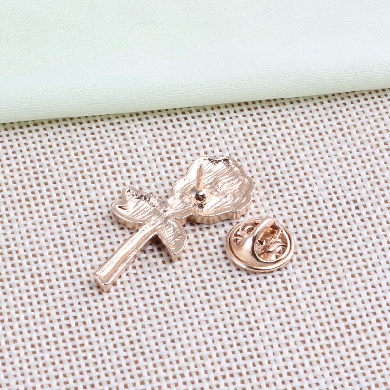 Pretty Flower Badge Red Black Rose Enamel Pins Metal Fashion Brooches Valentine's Gift For Girlfriend Backpack Lapel Hat Jewelry
