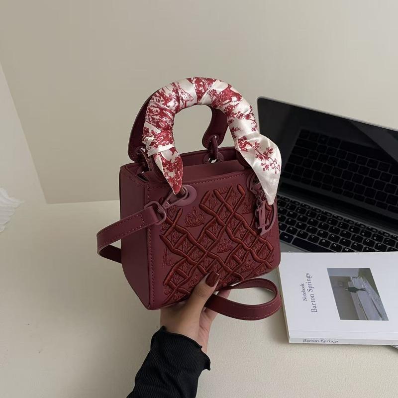 Heavy Industry Embroidery Versatile Princess Diana Bag New Fashion Silk Scarf Handbag Women's High-end Single Shoulder Messenger Bag