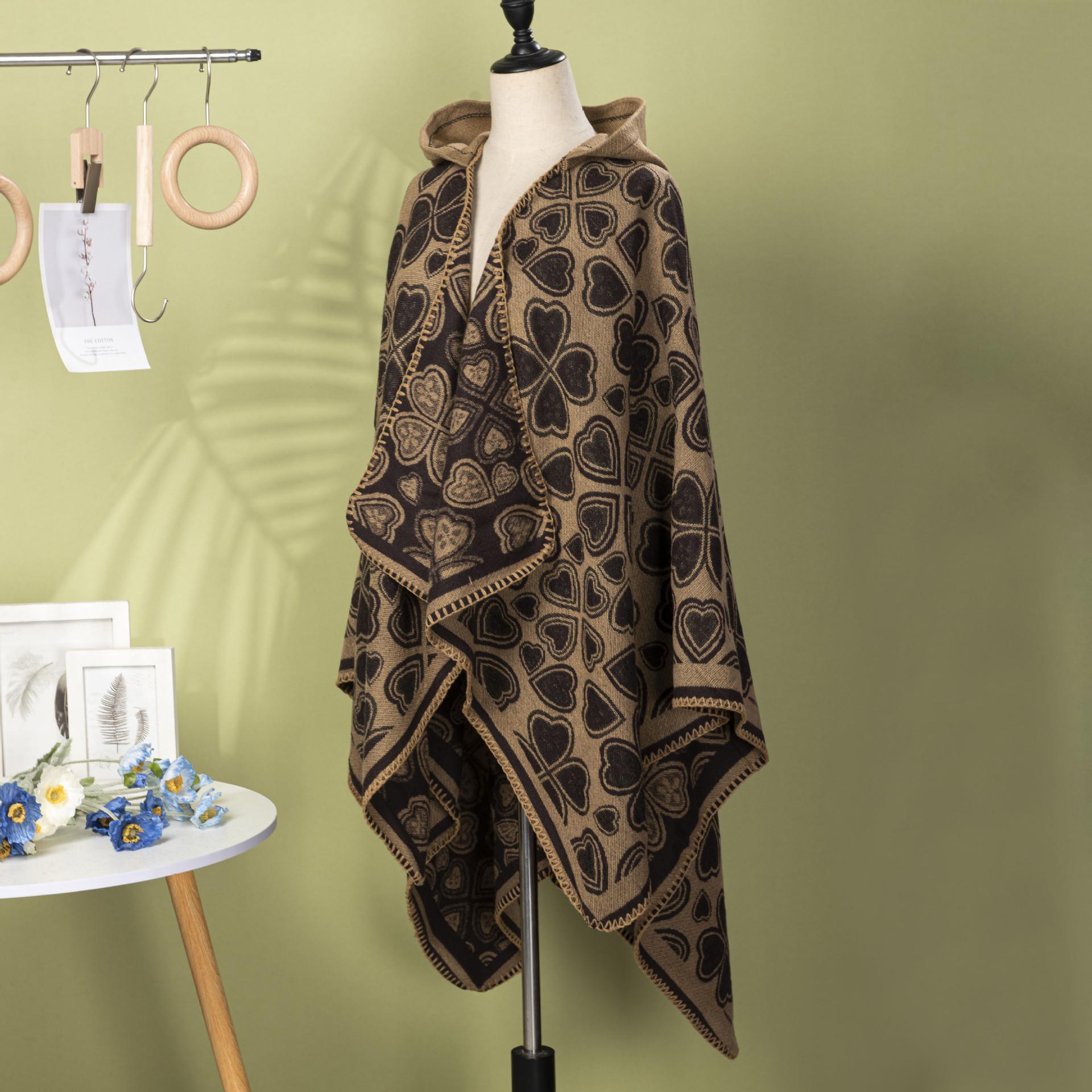 

Ретро этнический стиль Четырехлистный клеверный узор с принтом, солнцезащитный плащ с застежкой-молнией 131*148CM коричневый