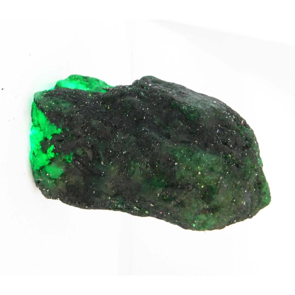 Natural Green Emerald Loose Gemstone Rough 665.00 ct for Lapidary and Gem Collections
