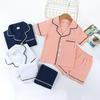 Cartoon-Druck Kleinkind-Pyjama-Set - Langarm, Druckknöpfe an der Schulter für Jungen & Mädchen