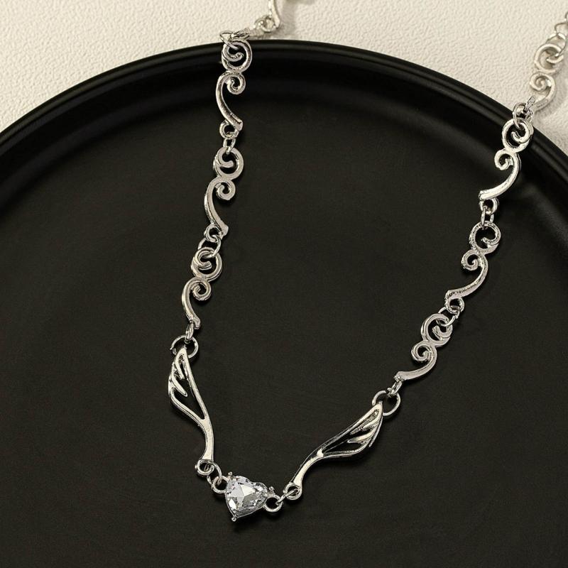 Fashion Trend Light Luxury Niche Sense Collarbone Chain Temperament Simple Cold Wind Love- Diamonds Angel Wing Necklace