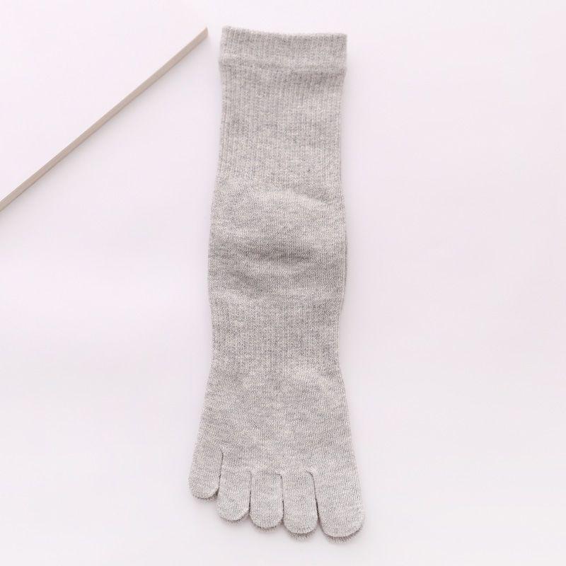 Women's Five-Toe Mid-Calf Split-Toe Socks: Solid Color, Sweat-Wicking, Cute, for Spring, Autumn, Winter