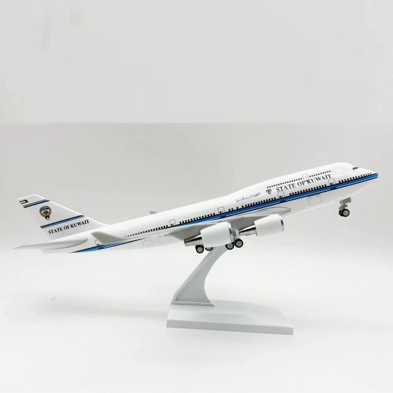 1:240 Scale B747 Model Kuwait Airlines Airways 30CM Resin Diecast Aircraft Model Landing Gears Model Plane Home Decoration