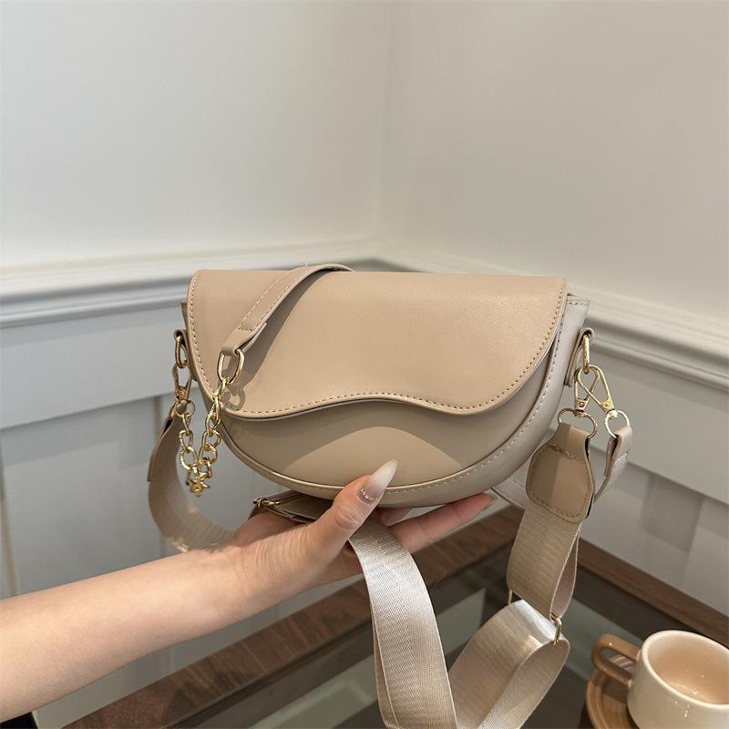 Bag Women 2025 New Popular Leather Face One Shoulder Underarm Bag Broadband Crossbody Saddle
