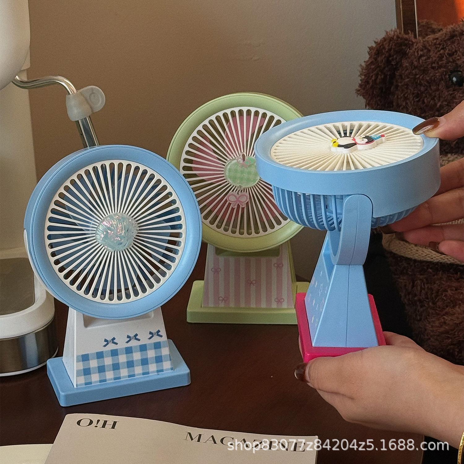 

Compact USB Rechargeable Desk Fan for Students and Dorms Blue Plaid Shell Mini Fan